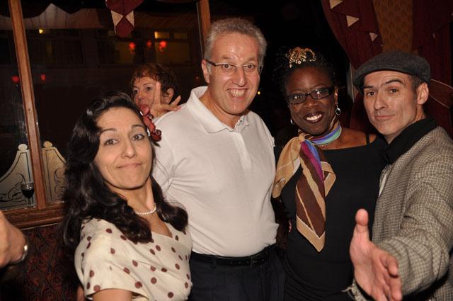 min 2011 11 19 pub 098